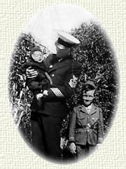 Vignetted image of Eugene, Donald (the boy), and Carol Sue Mudd, 1942.